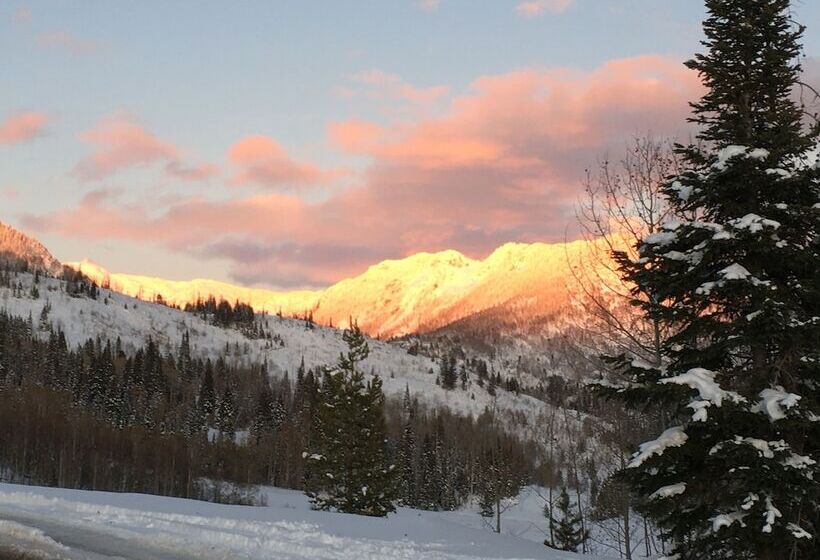 فندق The Viking Lodge   Downtown Winter Park, Colorado