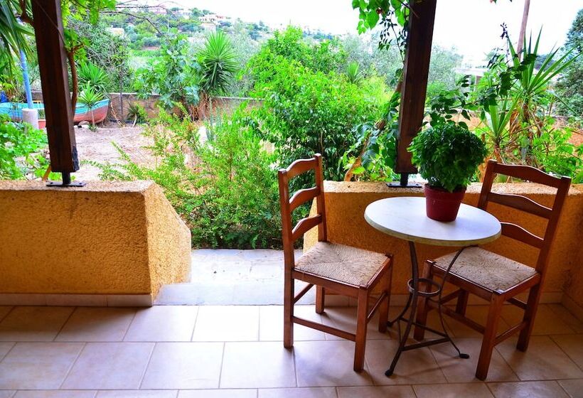 בית מלון כפרי Vagia Beach Apartments