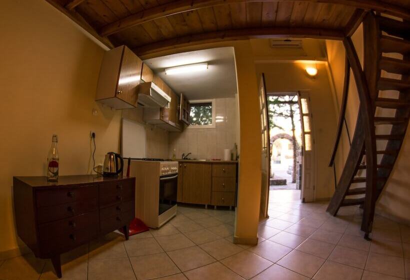 בית מלון כפרי Vagia Beach Apartments