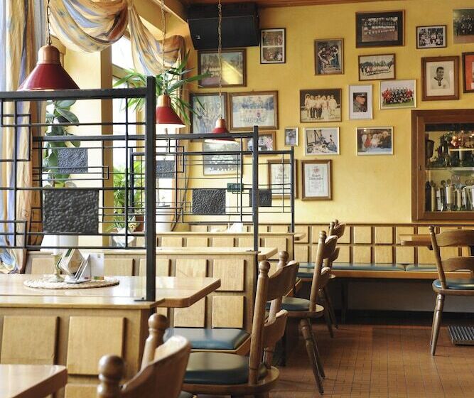 בית מלון כפרי Zur Post