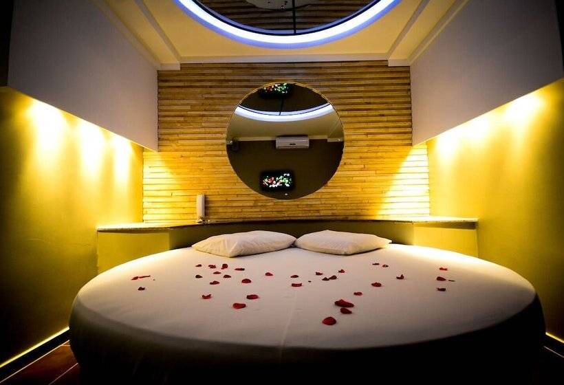 Motel Paradiso Fantasy   Adults Only