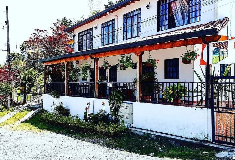 پانسیون Balcones De La Casona Hostel