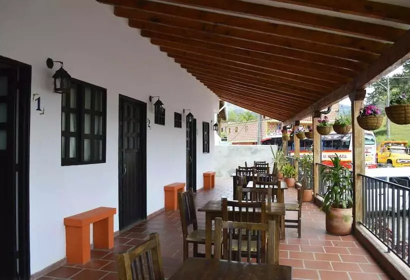 ペンション Balcones De La Casona Hostel