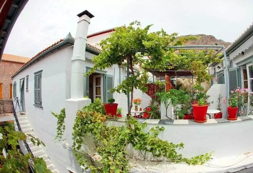 پانسیون Glaros Guesthouse