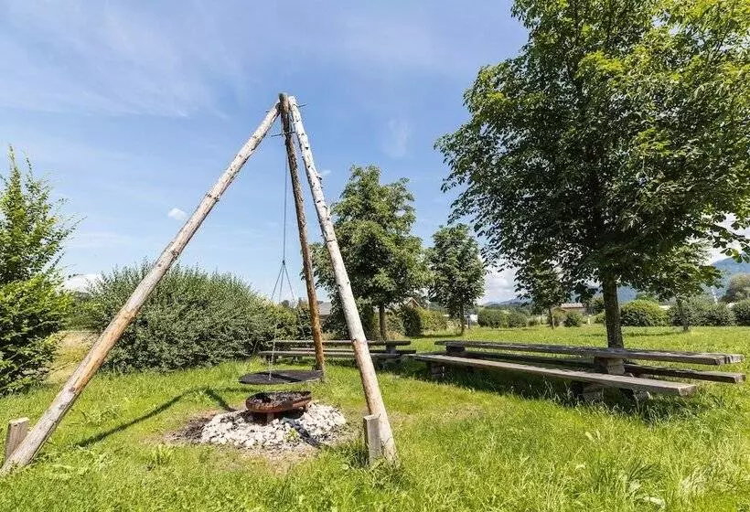 Lomakeskus Almdorado