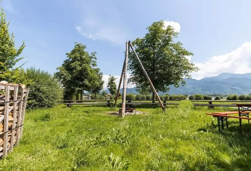 Lomakeskus Almdorado