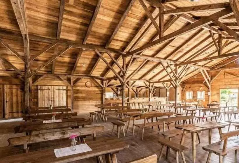 Lomakeskus Almdorado