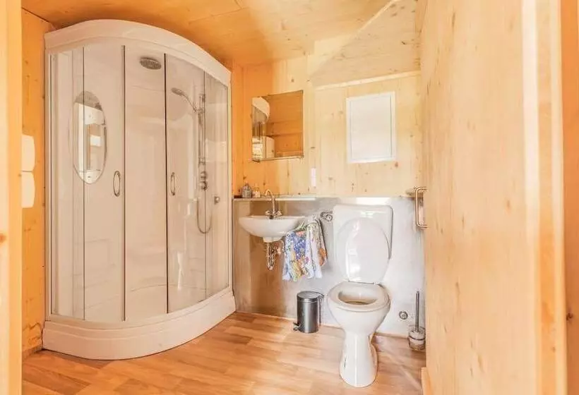 Lomakeskus Almdorado