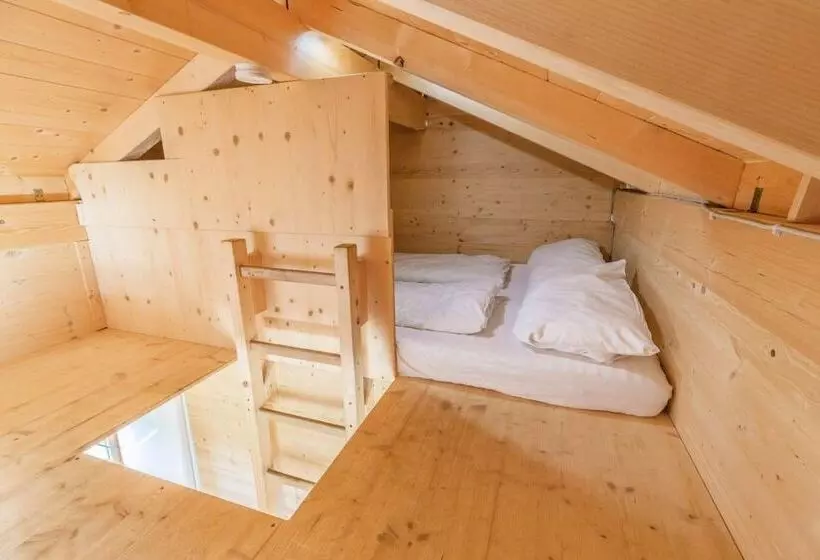 Lomakeskus Almdorado