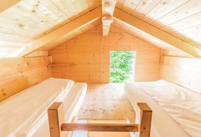 Lomakeskus Almdorado