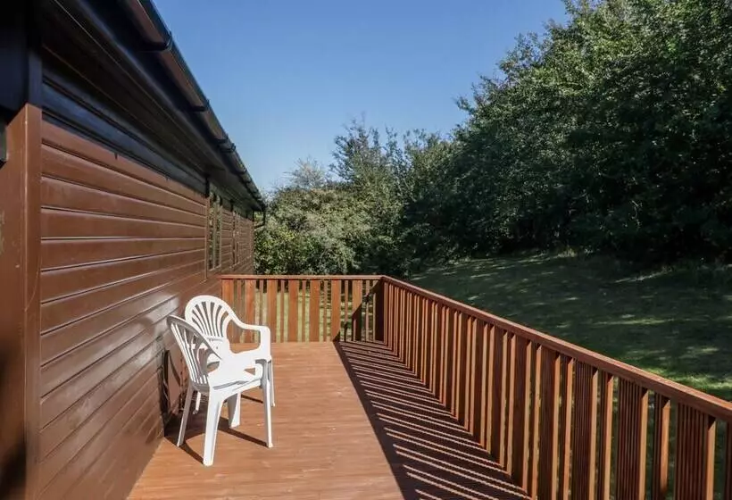 16 Amber Wood Lodge