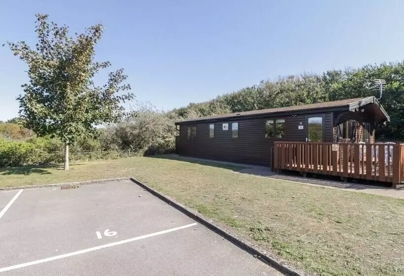 16 Amber Wood Lodge