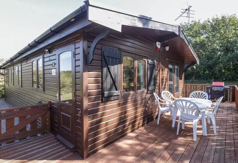16 Amber Wood Lodge