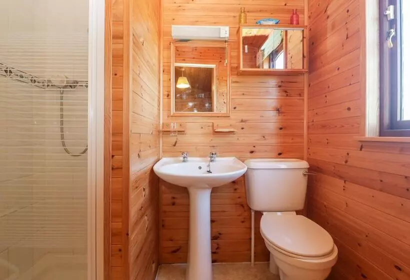 16 Amber Wood Lodge