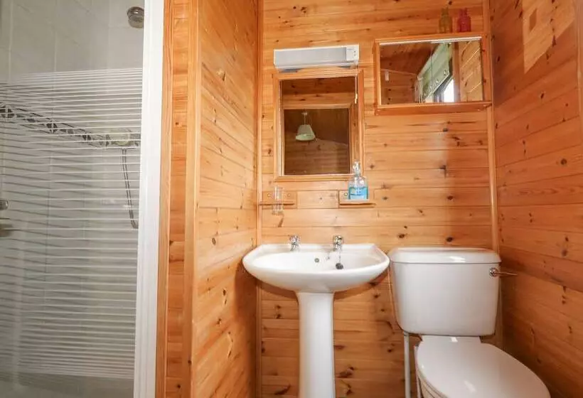 16 Amber Wood Lodge