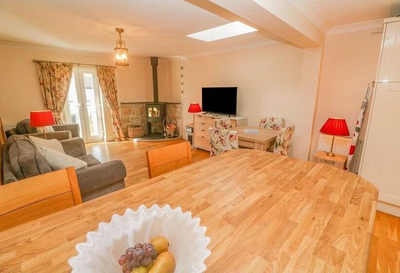 2 Riverside Cottages