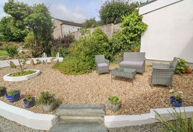 2 Riverside Cottages