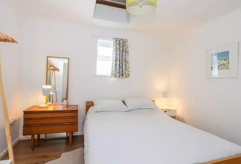 Cwtch Cottage