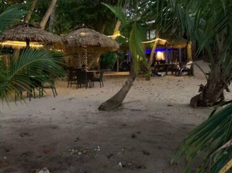 Escape Boutique Hotel And Beach Bar