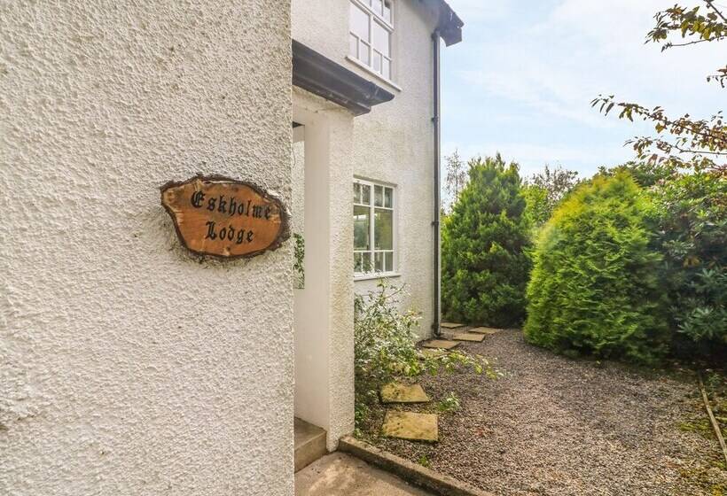Eskholme Lodge