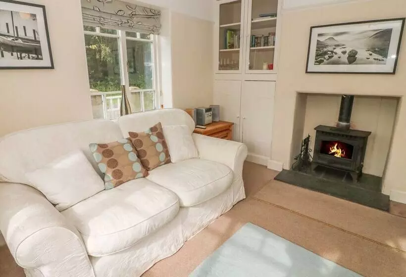 Eskholme Lodge