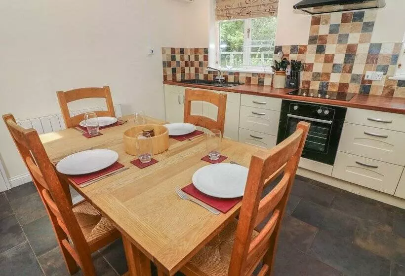 Eskholme Lodge
