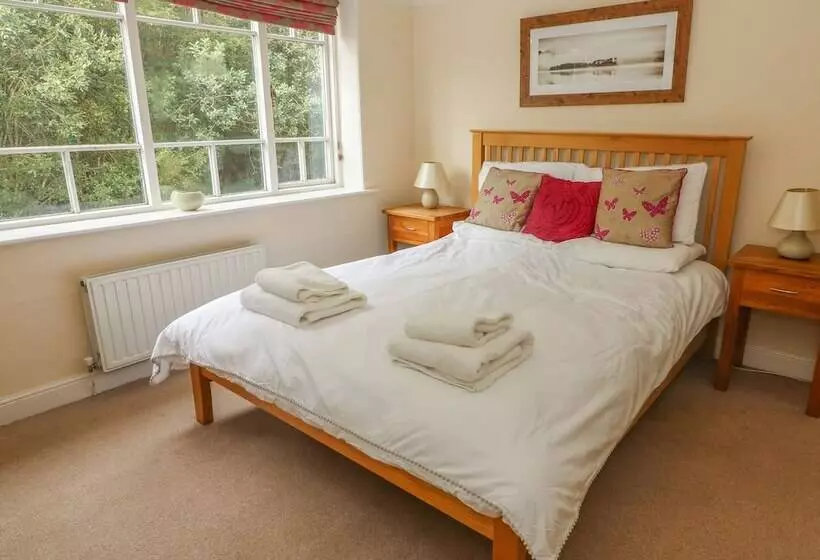 Eskholme Lodge