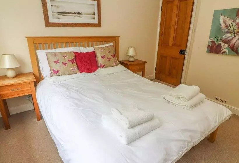 Eskholme Lodge