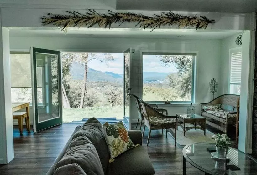 Hillside Cottage Retreat