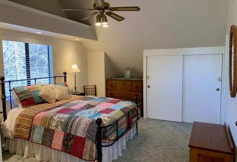 Hillside Cottage Retreat