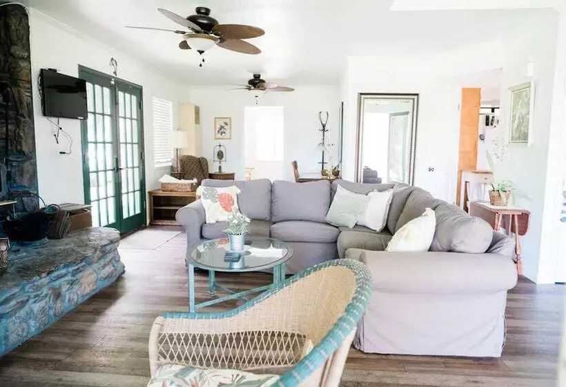 Hillside Cottage Retreat