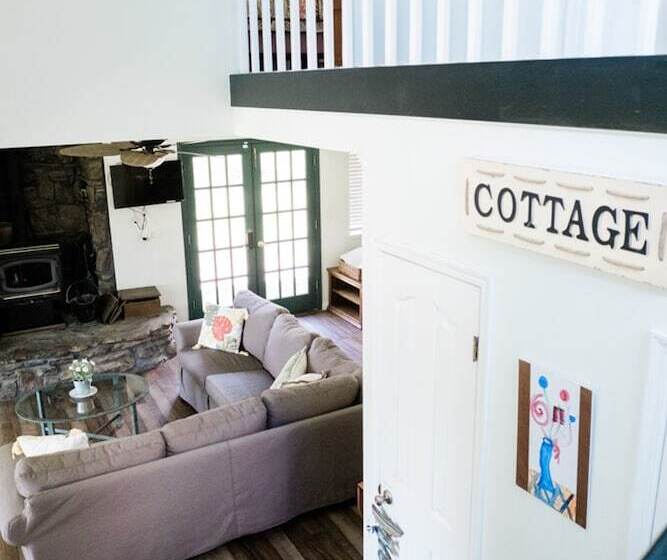 Hillside Cottage Retreat