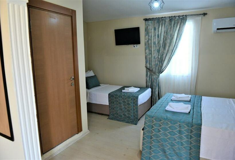 פונדק Ada Marin