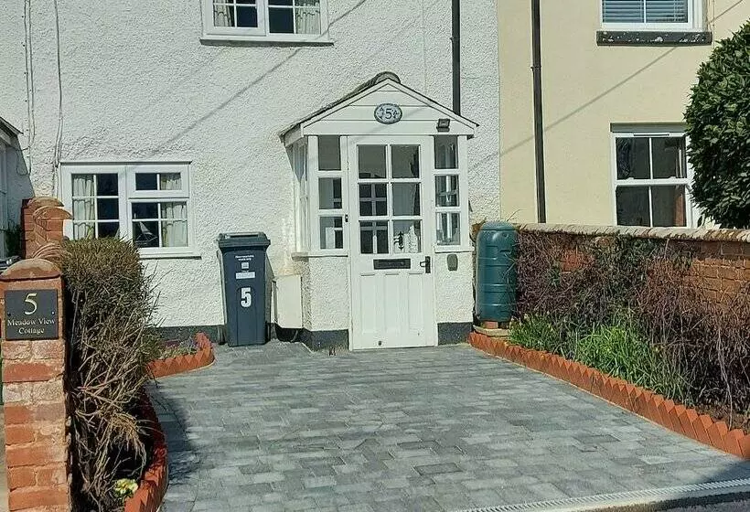 Meadow View Cottage