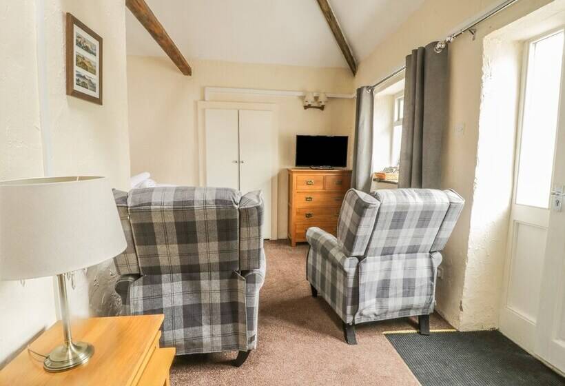 Mews Studio Cottage 5