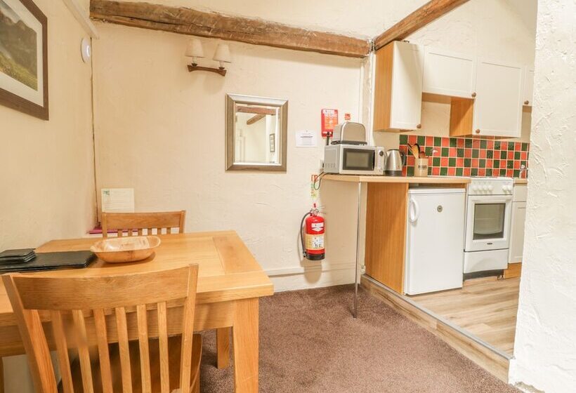 Mews Studio Cottage 5