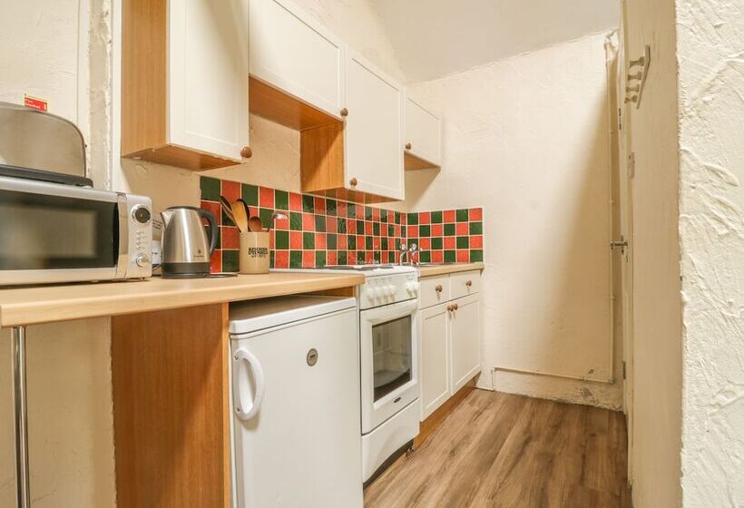 Mews Studio Cottage 5