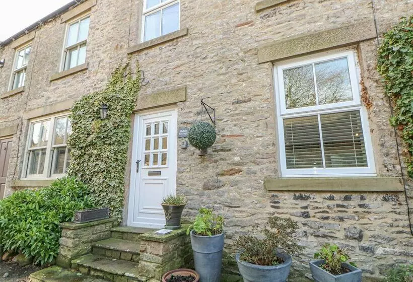 Middle Cottage