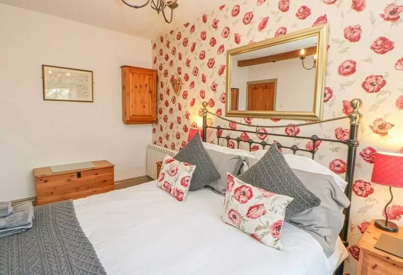 Middle Cottage