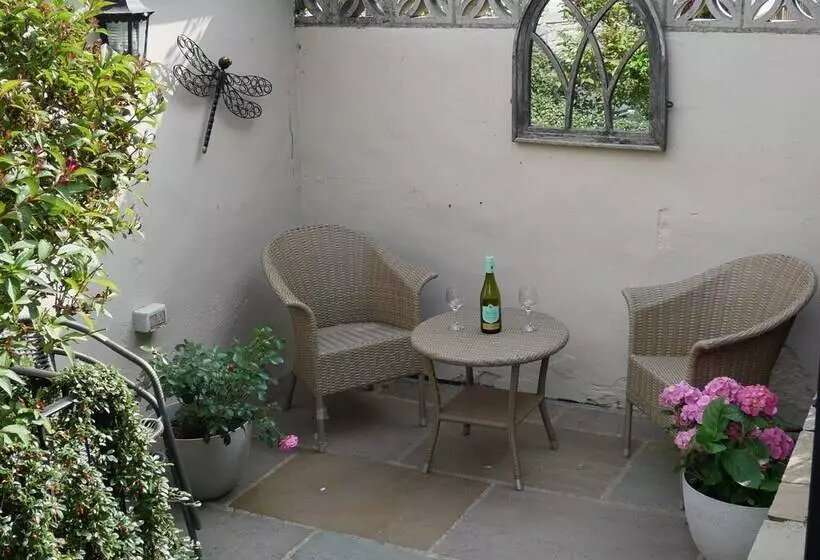 Middle Cottage