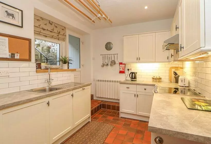 Middle Cottage