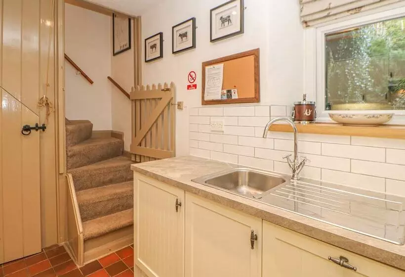 Middle Cottage