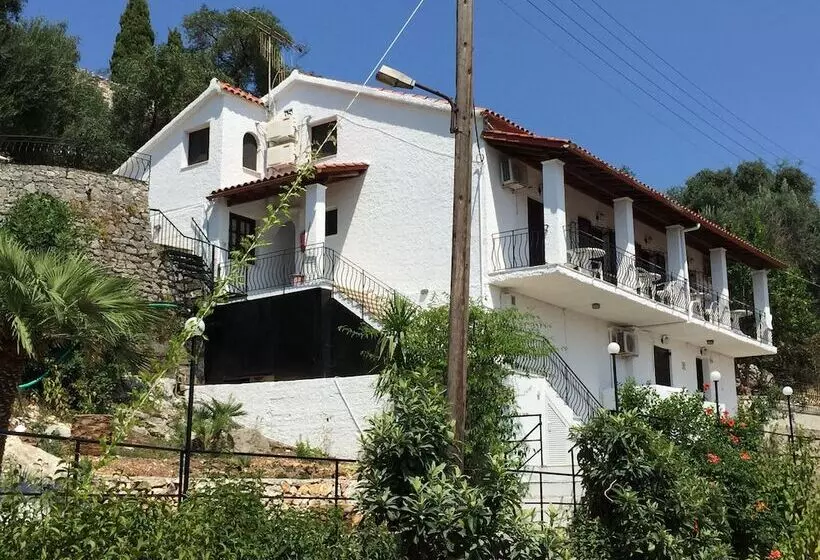 پانسیون Villa Perris Studios