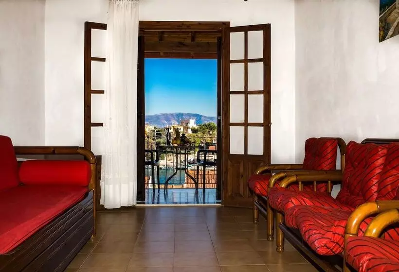 پانسیون Villa Perris Studios