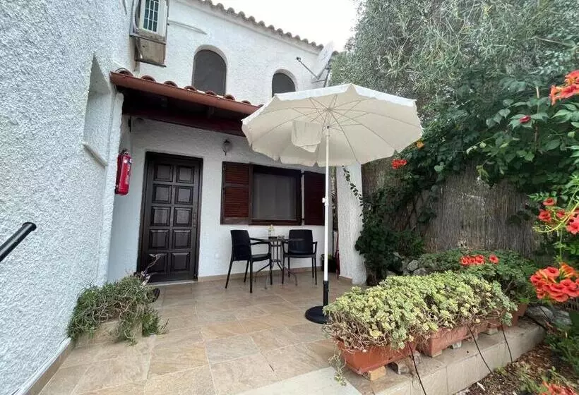 پانسیون Villa Perris Studios