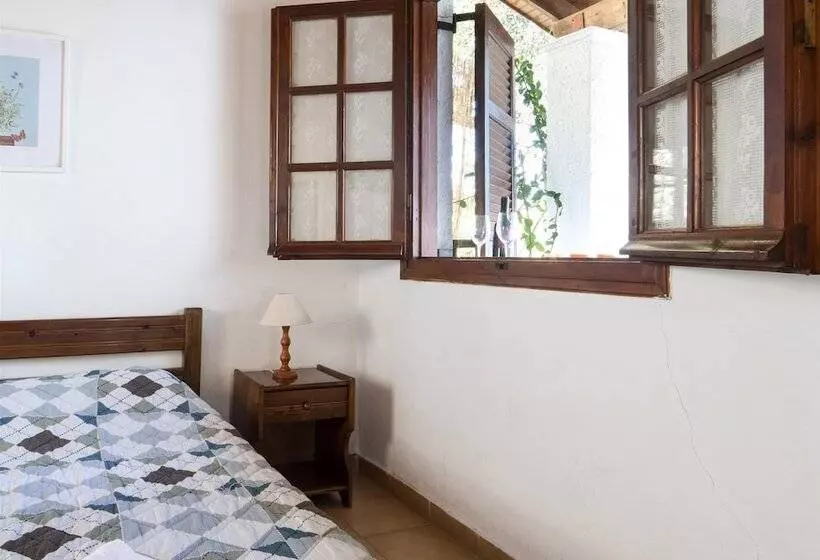 پانسیون Villa Perris Studios