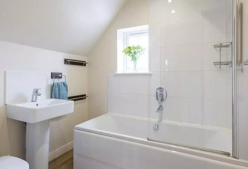 Sunny Corner Cottage