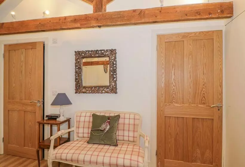 The Cider Barn