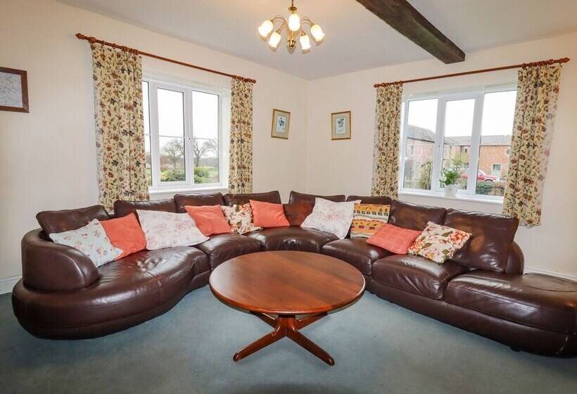 The Manor House At Kenwick Lodge