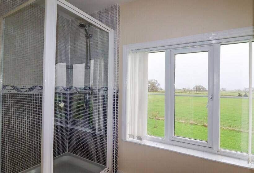 The Manor House At Kenwick Lodge